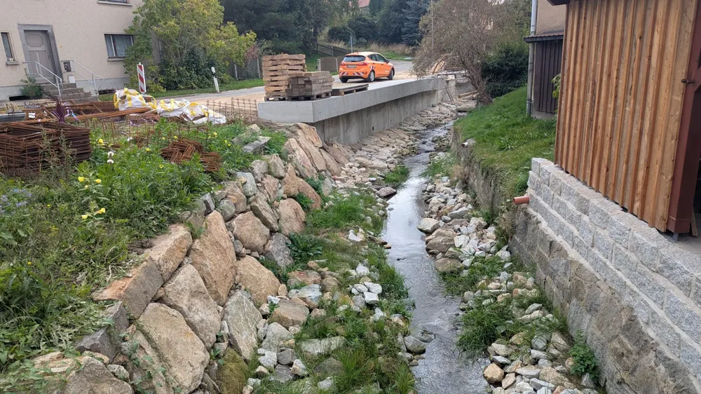 Herwigsdorf S 143 - Stützmauersanierung